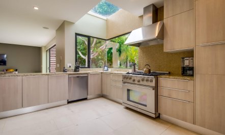 Radiant Sea Cove 8