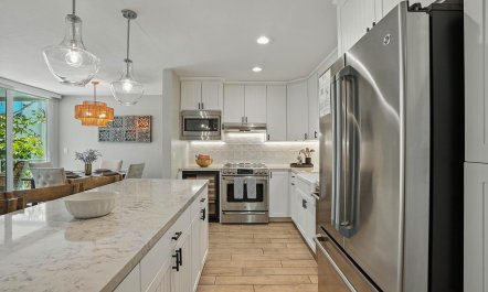 Bay & Palms 9