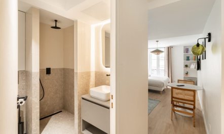 The Eiffel Escape 9