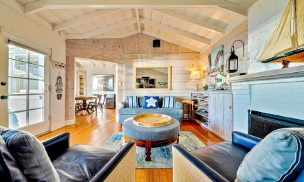 A Seaside Jewel 6