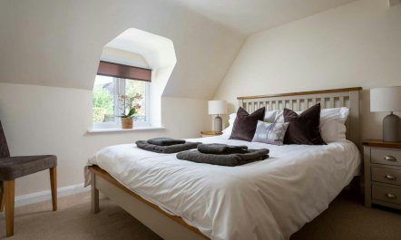 Cotswold Escape 6