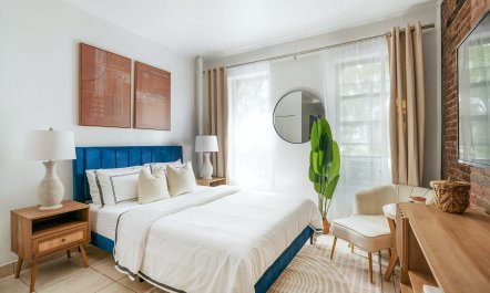 Yorkville Chic 8