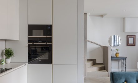 The London Muse 6