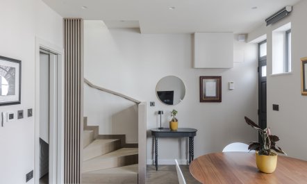 The London Muse 1