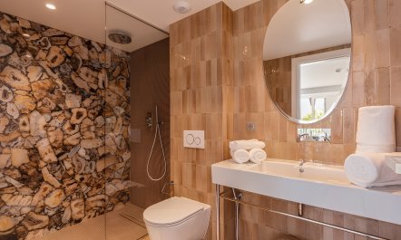 Boulevard Serenity 8