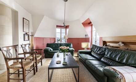 The Eiffel Outlook 2