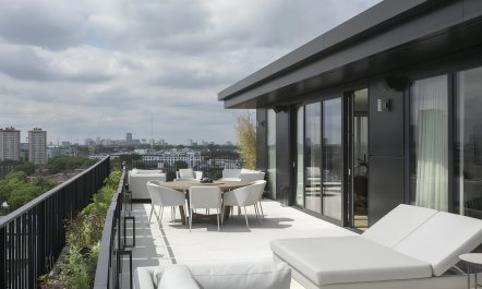 King of the Roof 1