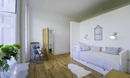 Upper Garden Suite 4