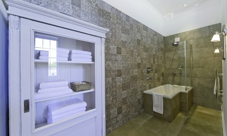 Upper Garden Suite 3