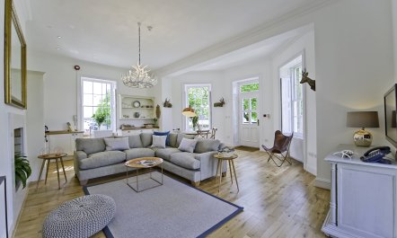 Upper Garden Suite