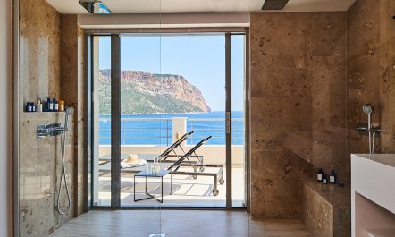 Cassis on The Rocks 7