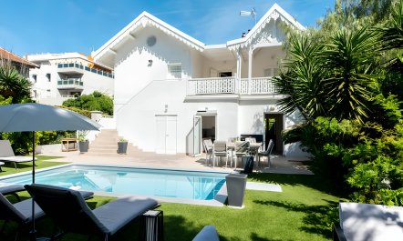 Sunny Seaside 8