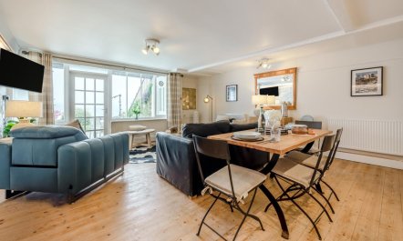 1 Bed in Tenby 5