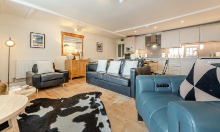 1 Bed in Tenby 7