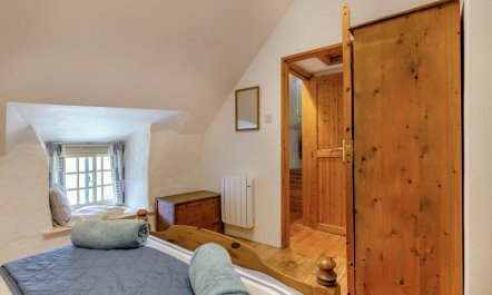 1 Bed in Ruan Minor 9