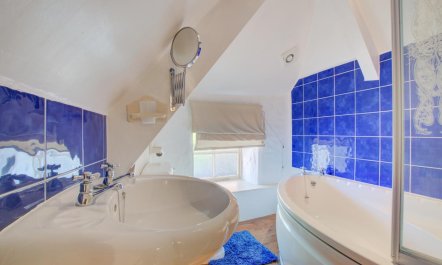 1 Bed in Ruan Minor 8