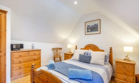 1 Bed in Ruan Minor 8