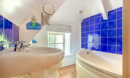 1 Bed in Ruan Minor 9