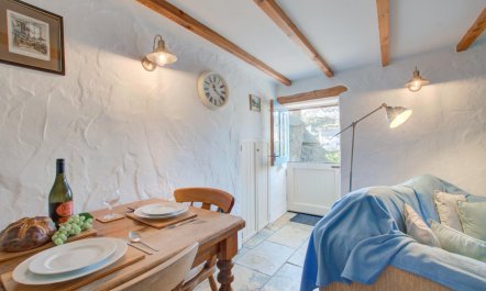 1 Bed in Ruan Minor 5