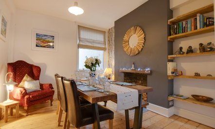 3 Bed in Mumbles 4