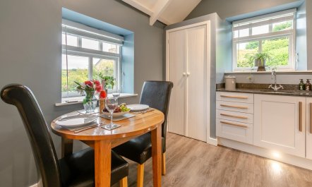 1 Bed in Duloe 8