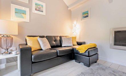 1 Bed in Duloe 8