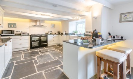 4 Bed in Duloe 5