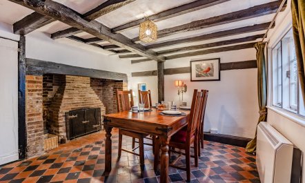 2 Bed in Woodchurch 2