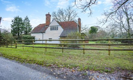 2 Bed in Woodchurch 0
