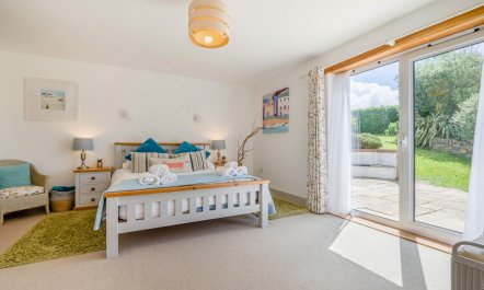 3 Bed in Marhamchurch 3