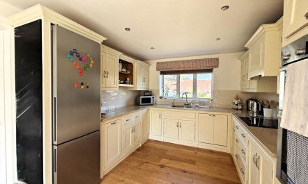 5 Bed in Walberswick 2