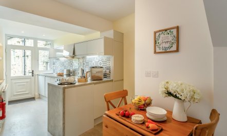 2 Bed in Bainbridge 8