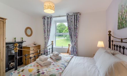 2 Bed in Bainbridge 3