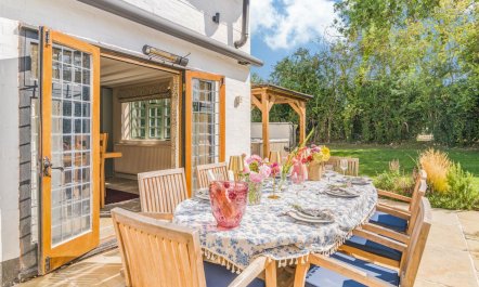4 Bed in Radford 2