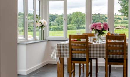 2 Bed in Keybridge 9