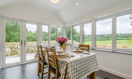 2 Bed in Keybridge 2