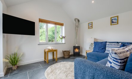 2 Bed in Keybridge 1