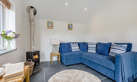 2 Bed in Keybridge 5
