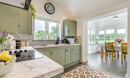 2 Bed in Keybridge 3