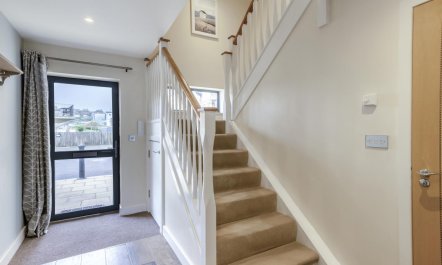 3 Bed in West Bay 5