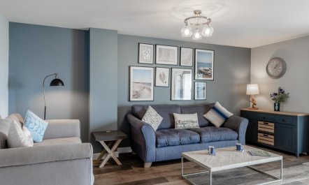 3 Bed in West Bay 3