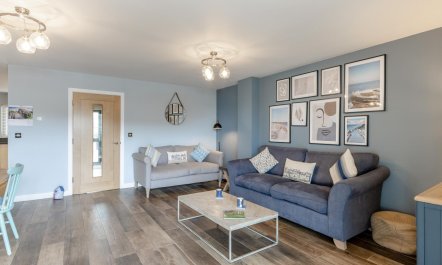 3 Bed in West Bay 1