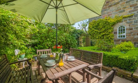 2 Bed in Beckhole 6