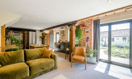 2 Bed in Old Buckenham 1