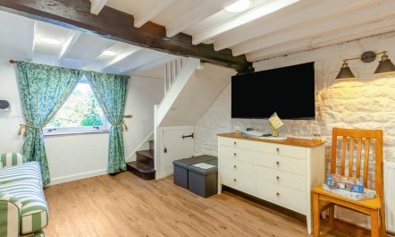 2 Bed in Stour Provost 2