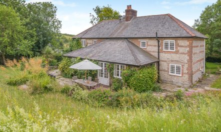 4 Bed in Chebbard