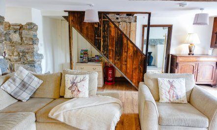 4 Bed in Llanfihangel Y Pennant 9