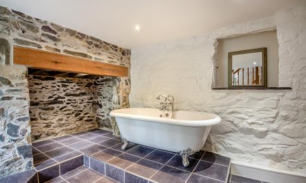 3 Bed in Betws Garmon 3