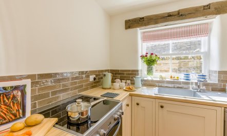 2 Bed in Glossop 9