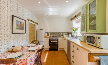 2 Bed in Glossop 8